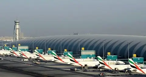 Международный аэропорт Дубая начал выпускать самолеты — куда направился первый борт на фоне войны