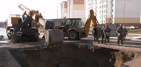 Круглосуточный ремонт на улице Головацкого в Гомеле — почему разрушилась дорога